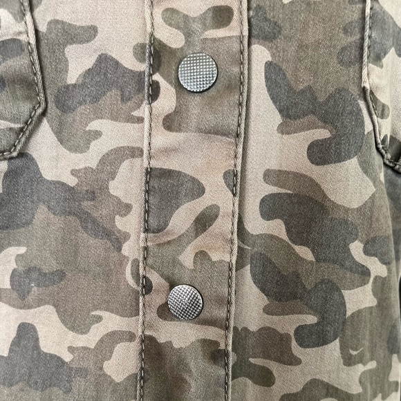 Tru Luxe Jeans Camo Utility Shirt Dress Snap Front NWT Size M - Picture 10 of 12